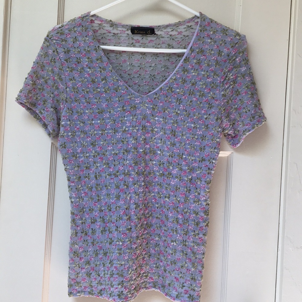 Cute flower detail t-shirt style top